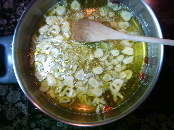 the continuing plateruena bacalao al pil pil garlic method of frying of the garlic